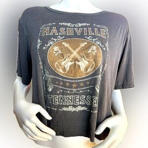NWOT Women’s Originality short sleeve cropped‎ soft t-shirt withh ‘Nashville’ XL